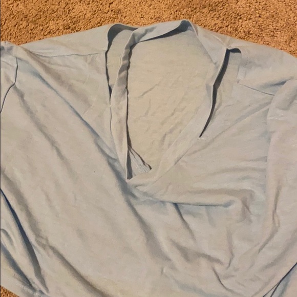 A very cropped top. - Picture 2 of 3